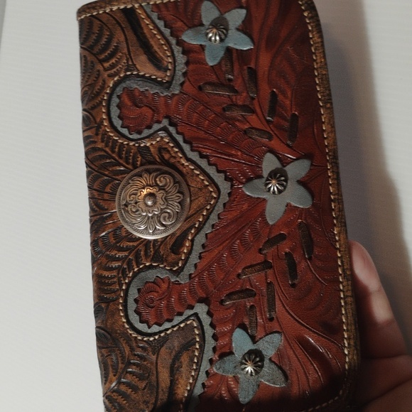 American West Desert Wildflower Ladies' Tri-Fold Wallet in antique brown - Picture 2 of 7